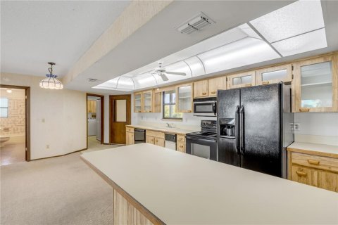 House in New Smyrna Beach, Florida 5 bedrooms, 394.83 sq.m. № 2099571 - photo 19