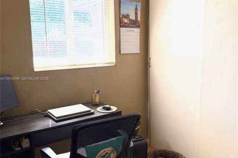 Villa ou maison à vendre à Dania Beach, Floride: 3 chambres, 104.79 m2 № 2027176 - photo 6