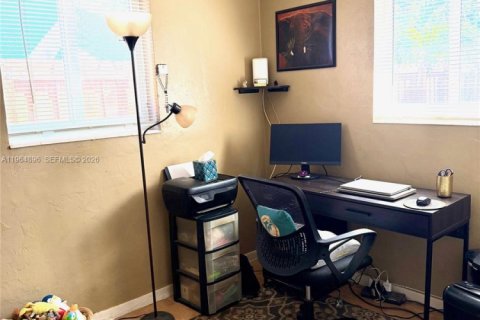 Villa ou maison à vendre à Dania Beach, Floride: 3 chambres, 104.79 m2 № 2027176 - photo 5