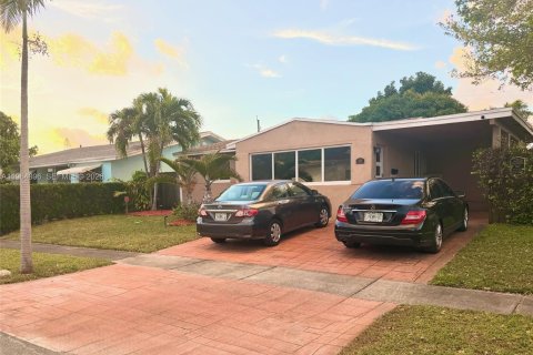 Villa ou maison à vendre à Dania Beach, Floride: 3 chambres, 104.79 m2 № 2027176 - photo 15