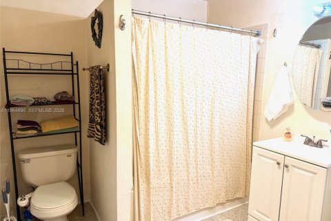 Villa ou maison à vendre à Dania Beach, Floride: 3 chambres, 104.79 m2 № 2027176 - photo 9