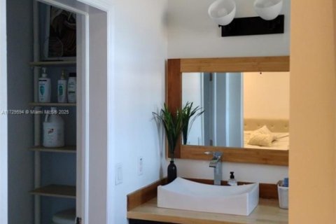 Townhouse in Dania Beach, Florida 2 bedrooms, 128.11 sq.m. № 1480886 - photo 16