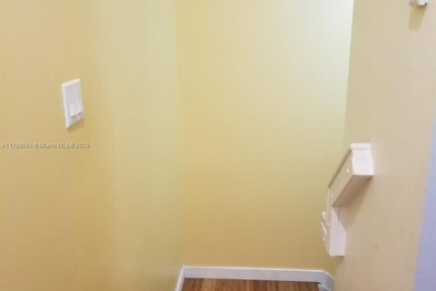 Townhouse in Dania Beach, Florida 2 bedrooms, 128.11 sq.m. № 1480886 - photo 11