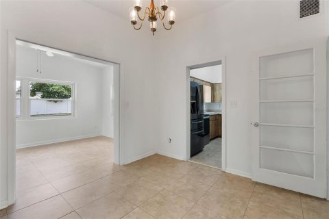 Villa ou maison à vendre à Orlando, Floride: 3 chambres, 122.91 m2 № 1898799 - photo 6