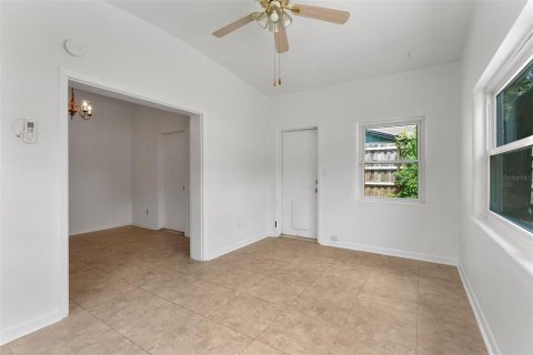 Villa ou maison à vendre à Orlando, Floride: 3 chambres, 122.91 m2 № 1898799 - photo 10