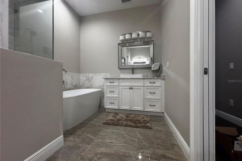 House in Land O' Lakes, Florida 3 bedrooms, 279.91 sq.m. № 2314098 - photo 18