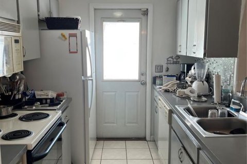 Villa ou maison à vendre à Tampa, Floride: 3 chambres, 105.54 m2 № 2418952 - photo 13