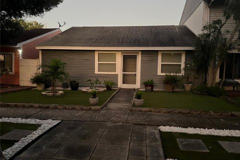 Villa ou maison à vendre à Tampa, Floride: 3 chambres, 105.54 m2 № 2418952 - photo 2