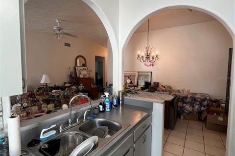 Villa ou maison à vendre à Tampa, Floride: 3 chambres, 105.54 m2 № 2418952 - photo 12