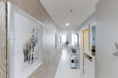 Condo in Miami, Florida, 2 bedrooms № 1983493