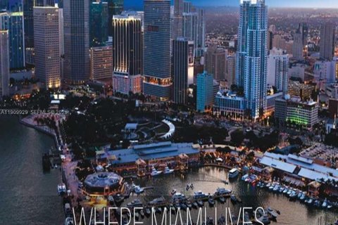 Condo in Miami, Florida, 2 bedrooms  № 1983493 - photo 22