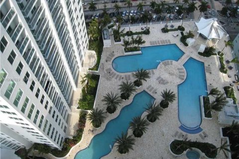 Condo in Miami, Florida, 2 bedrooms  № 1983493 - photo 25