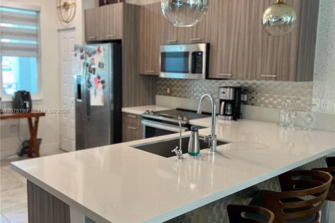 Townhouse in LANDMARK in Doral, Florida 3 bedrooms, 122.82 sq.m. № 2348556 - photo 4