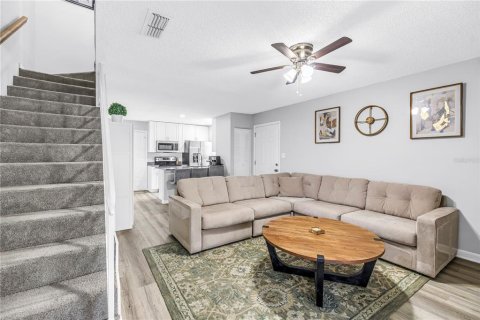 Townhouse in Tampa, Florida 2 bedrooms, 95.13 sq.m. № 2380982 - photo 12