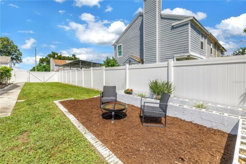 Townhouse in Tampa, Florida 2 bedrooms, 95.13 sq.m. № 2380982 - photo 24