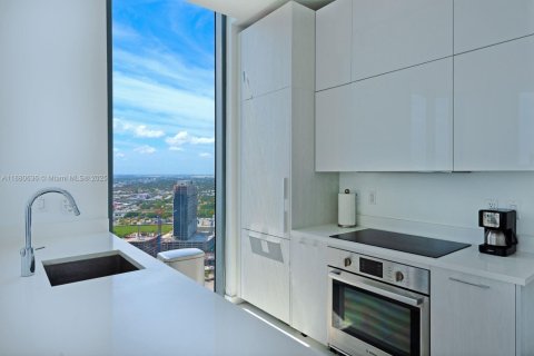 Condo in Miami, Florida, 3 bedrooms  № 1929285 - photo 4