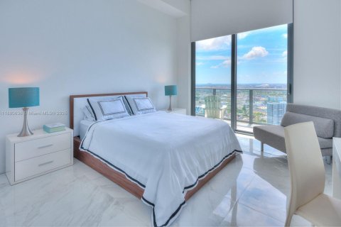 Condo in Miami, Florida, 3 bedrooms  № 1929285 - photo 11