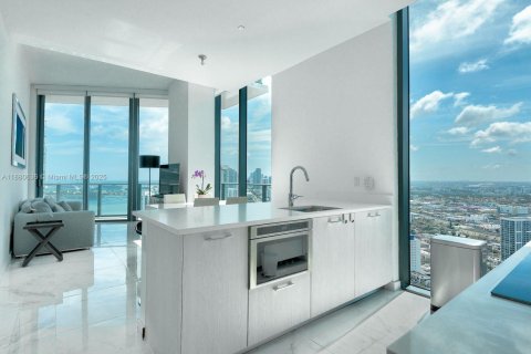 Condo in Miami, Florida, 3 bedrooms  № 1929285 - photo 3