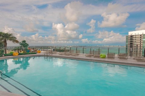 Condo in Miami, Florida, 3 bedrooms  № 1929285 - photo 16
