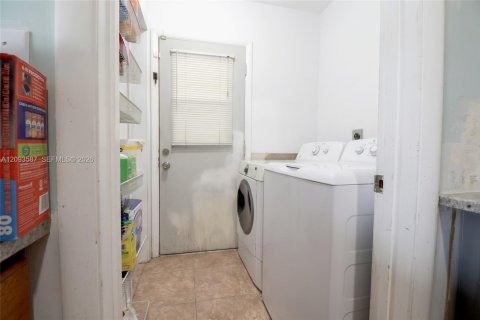 Casa en venta en Miami, Florida, 3 dormitorios, 153.29 m2 № 2382511 - foto 19
