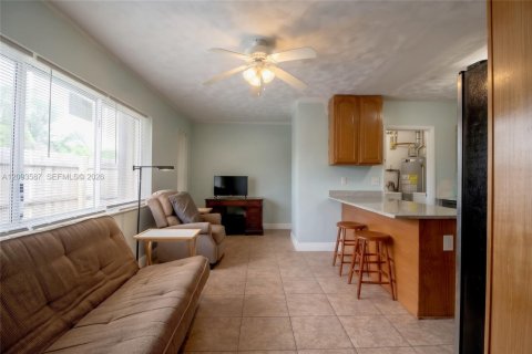 Casa en venta en Miami, Florida, 3 dormitorios, 153.29 m2 № 2382511 - foto 8