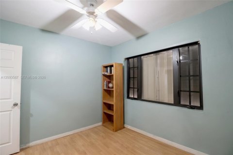 Casa en venta en Miami, Florida, 3 dormitorios, 153.29 m2 № 2382511 - foto 17