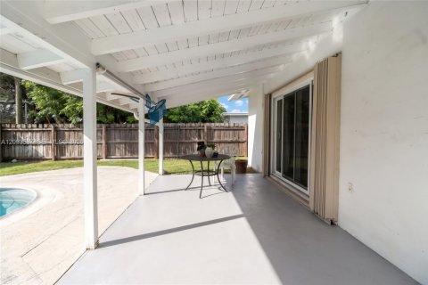 Casa en venta en Miami, Florida, 3 dormitorios, 153.29 m2 № 2382511 - foto 21