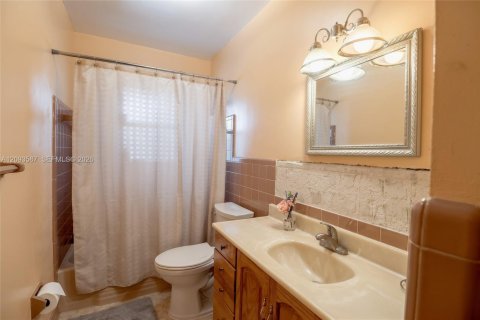Casa en venta en Miami, Florida, 3 dormitorios, 153.29 m2 № 2382511 - foto 18