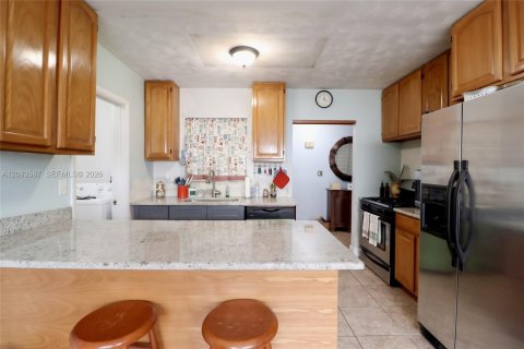Casa en venta en Miami, Florida, 3 dormitorios, 153.29 m2 № 2382511 - foto 5