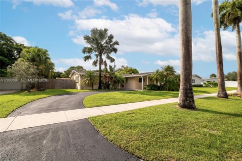 Casa en venta en Miami, Florida, 3 dormitorios, 153.29 m2 № 2382511 - foto 29