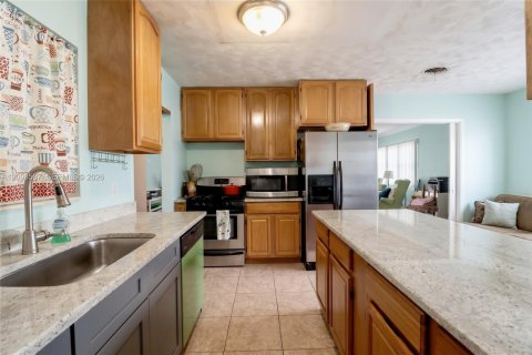 Casa en venta en Miami, Florida, 3 dormitorios, 153.29 m2 № 2382511 - foto 6
