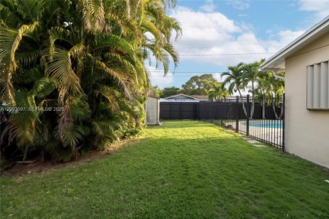 Casa en venta en Miami, Florida, 3 dormitorios, 153.29 m2 № 2382511 - foto 28