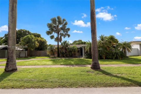 Casa en venta en Miami, Florida, 3 dormitorios, 153.29 m2 № 2382511 - foto 30