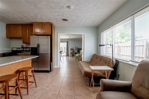 Casa en venta en Miami, Florida, 3 dormitorios, 153.29 m2 № 2382511 - foto 9