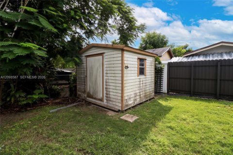 Casa en venta en Miami, Florida, 3 dormitorios, 153.29 m2 № 2382511 - foto 26