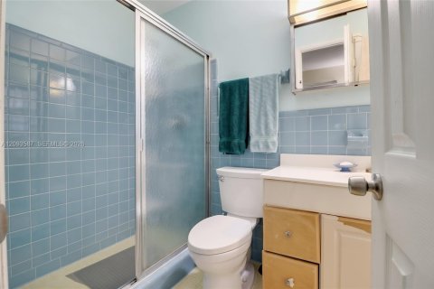 Casa en venta en Miami, Florida, 3 dormitorios, 153.29 m2 № 2382511 - foto 12