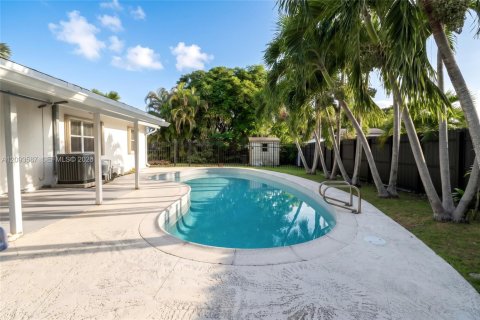 Casa en venta en Miami, Florida, 3 dormitorios, 153.29 m2 № 2382511 - foto 24