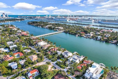 Купить виллу или дом в Майами-Бич, Флорида 3 спальни, 222.5м2, № 1984814 - фото 2