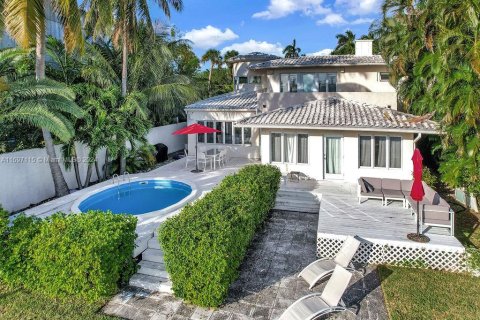 Купить виллу или дом в Майами-Бич, Флорида 3 спальни, 222.5м2, № 1984814 - фото 19