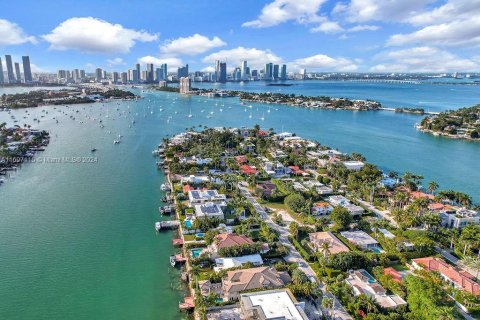 Купить виллу или дом в Майами-Бич, Флорида 3 спальни, 222.5м2, № 1984814 - фото 6