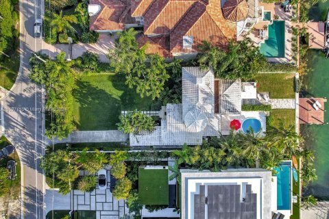 Купить виллу или дом в Майами-Бич, Флорида 3 спальни, 222.5м2, № 1984814 - фото 11