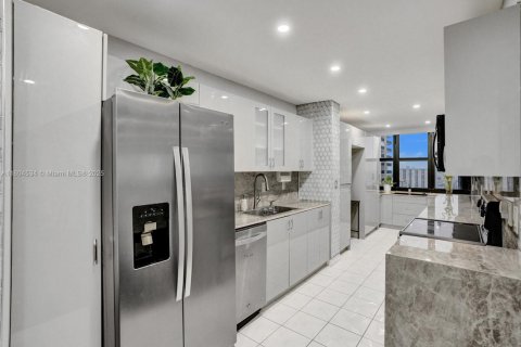 Condominio en venta en Hollywood, Florida, 2 dormitorios, 130.06 m2 № 1709076 - foto 7