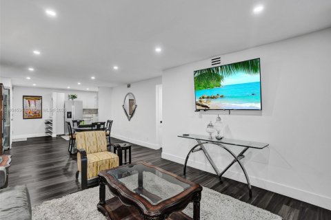 Condominio en venta en Hollywood, Florida, 2 dormitorios, 130.06 m2 № 1709076 - foto 14