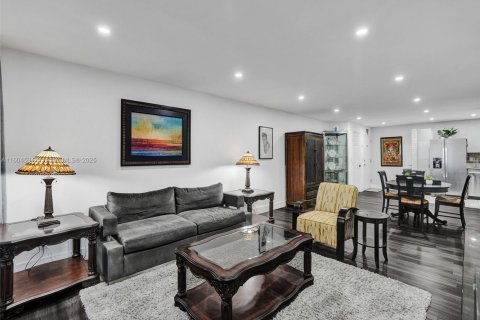 Condominio en venta en Hollywood, Florida, 2 dormitorios, 130.06 m2 № 1709076 - foto 13