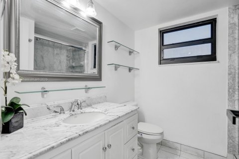 Condominio en venta en Hollywood, Florida, 2 dormitorios, 130.06 m2 № 1709076 - foto 21