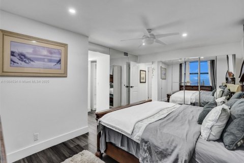 Condominio en venta en Hollywood, Florida, 2 dormitorios, 130.06 m2 № 1709076 - foto 17