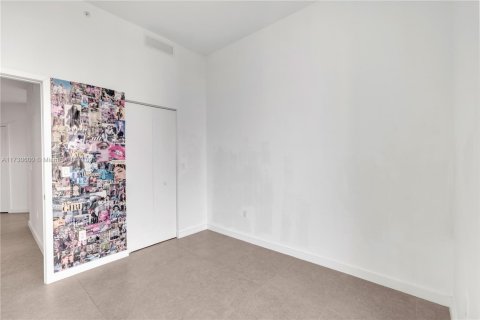 Condo in Miami, Florida, 3 bedrooms  № 1811522 - photo 2
