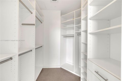 Condo in Miami, Florida, 3 bedrooms  № 1811522 - photo 29