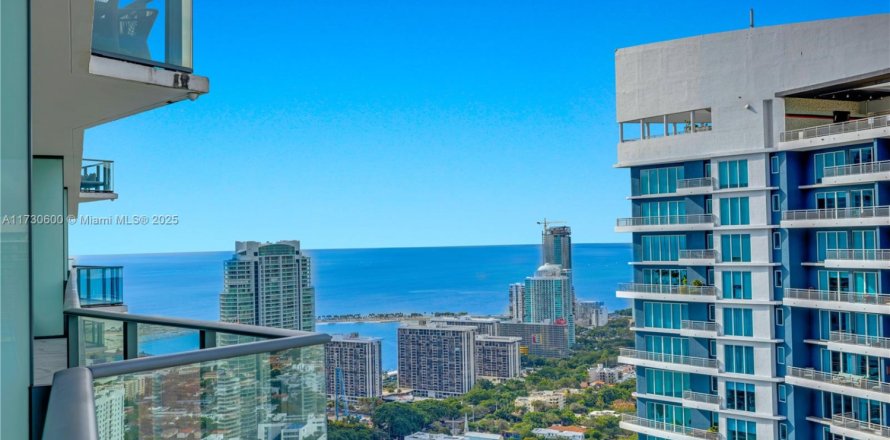 Condo in Miami, Florida, 3 bedrooms № 1811522