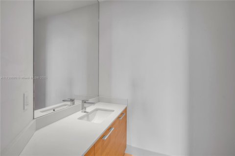 Condo in Miami, Florida, 3 bedrooms  № 1811522 - photo 24